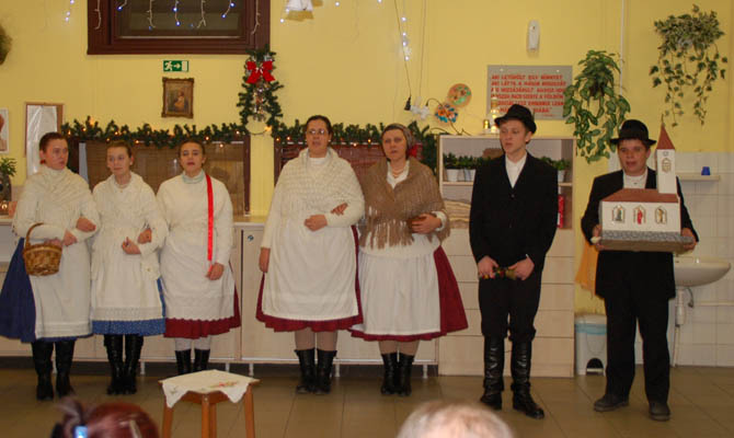 Szenttamási betlehemezők Halason 2016. december 16. képek